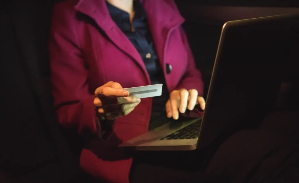 vyvod-sredstv-na-kartu